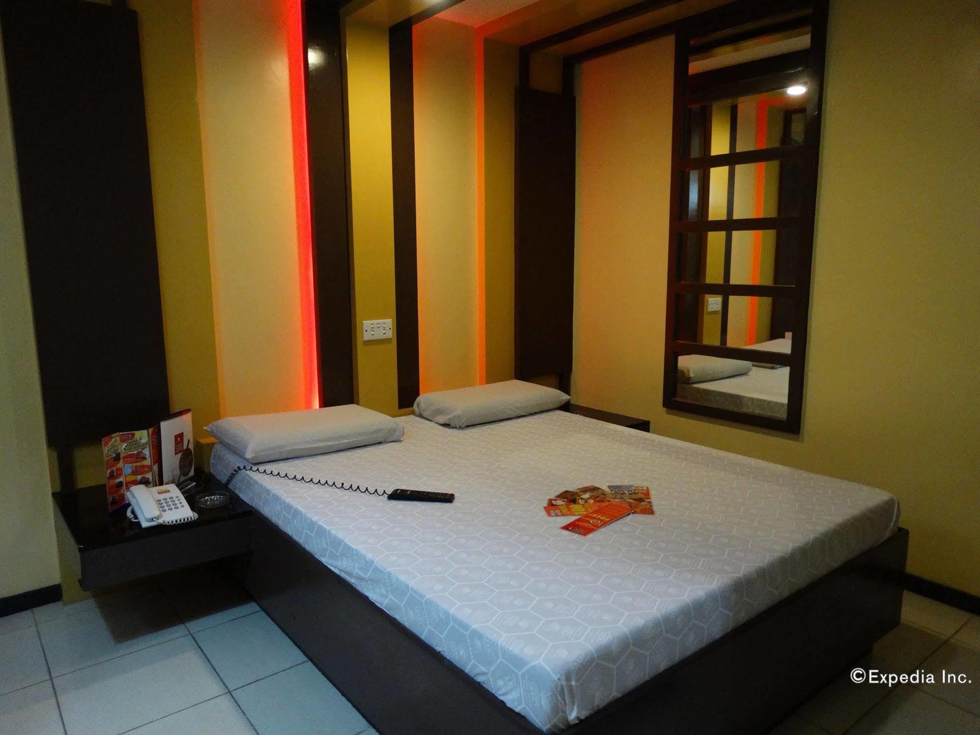 פאסאי Hotel Sogo Buendia מראה חיצוני תמונה